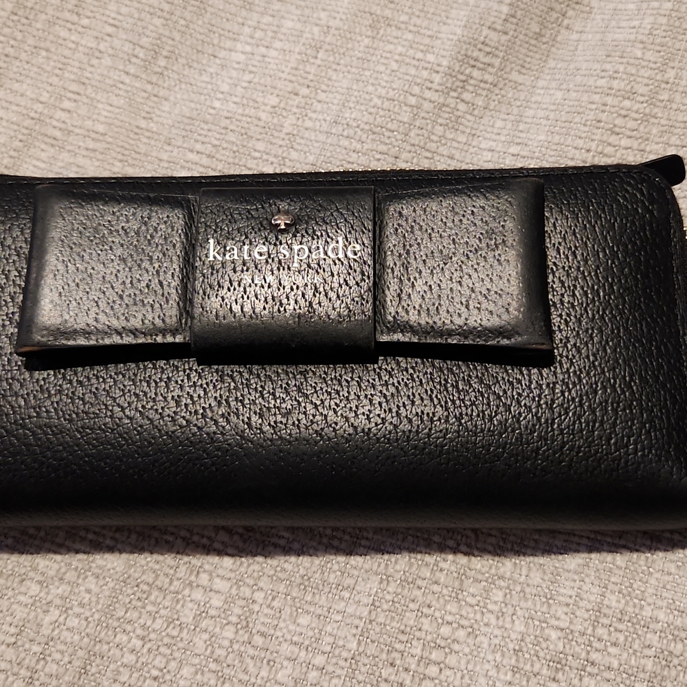 Kate spade zip wallet